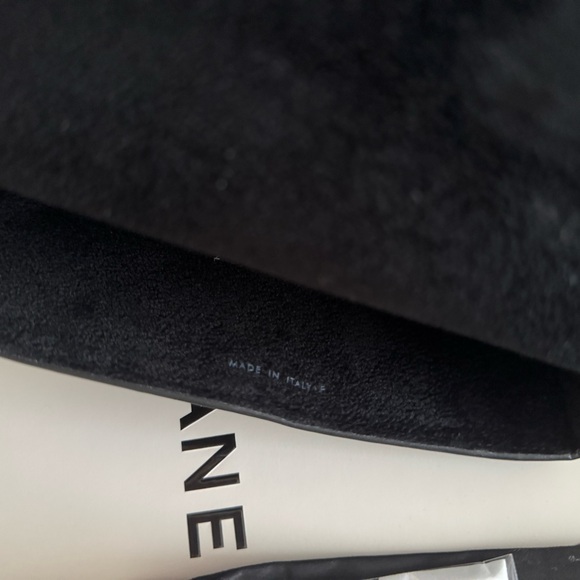 LIKE NEW🖤 CHANEL QUILTED LEATHER BLACK SUNGLASSES CASE - Picture 11 of 11